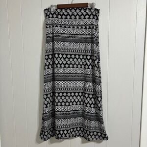 URBAN COCO Maxi Skirt Boho Print Elastic Waist Black White Women's 2XL‎